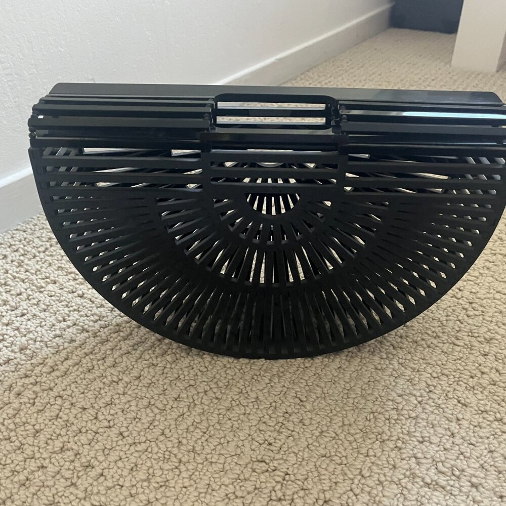 Cult Gaia Black Bamboo Arc Bag - Picture 4 of 6